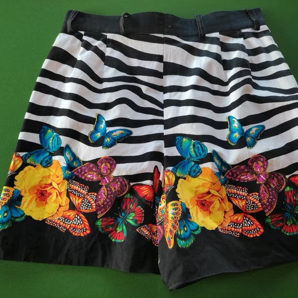 ISO Vintage Escada Margaretha Ley Zebra Butterfly Shorts